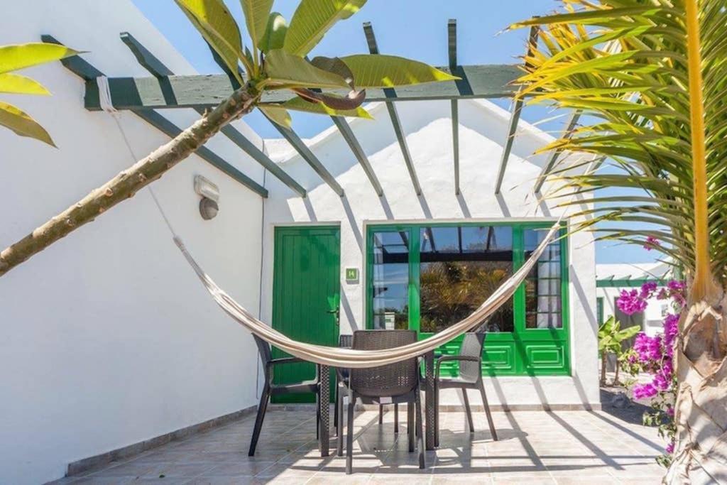 Bandama 14! 2 Bedroom Newly Renovated Bungalow, Los Pocillos, Puerto Del Carmen. بويرتو ذيل كارمين المظهر الخارجي الصورة