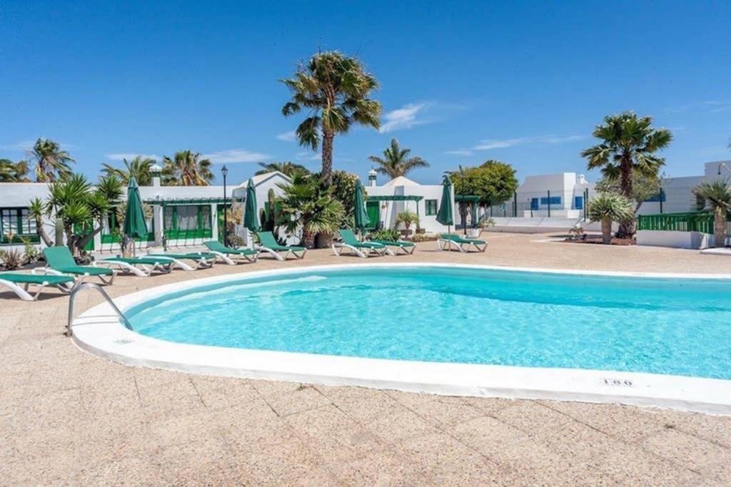 Bandama 14! 2 Bedroom Newly Renovated Bungalow, Los Pocillos, Puerto Del Carmen. بويرتو ذيل كارمين المظهر الخارجي الصورة