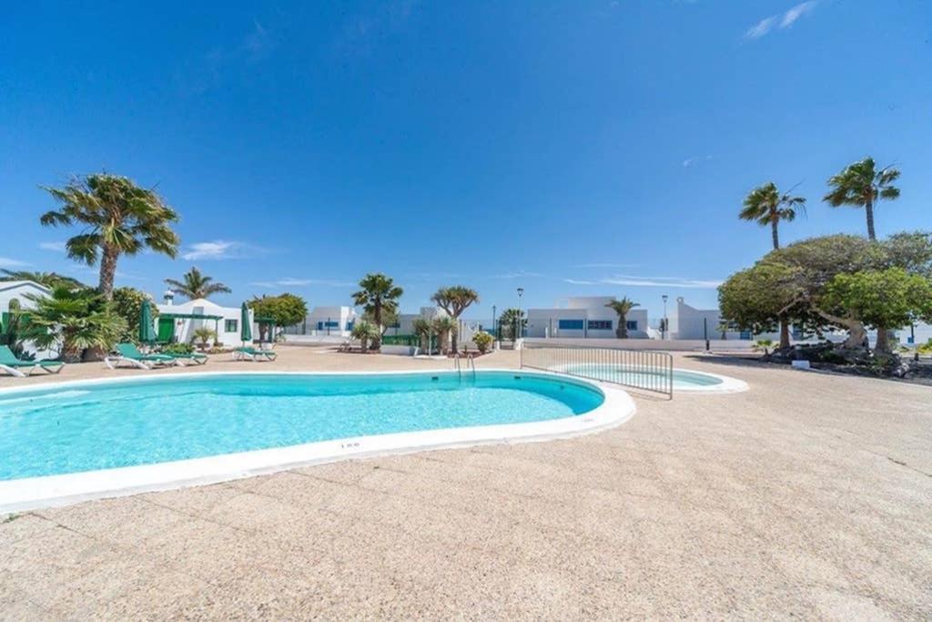 Bandama 14! 2 Bedroom Newly Renovated Bungalow, Los Pocillos, Puerto Del Carmen. بويرتو ذيل كارمين المظهر الخارجي الصورة