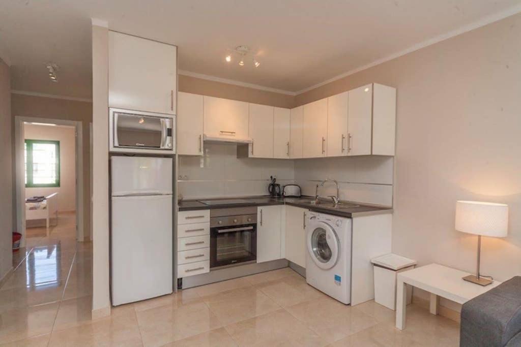Bandama 14! 2 Bedroom Newly Renovated Bungalow, Los Pocillos, Puerto Del Carmen. بويرتو ذيل كارمين المظهر الخارجي الصورة